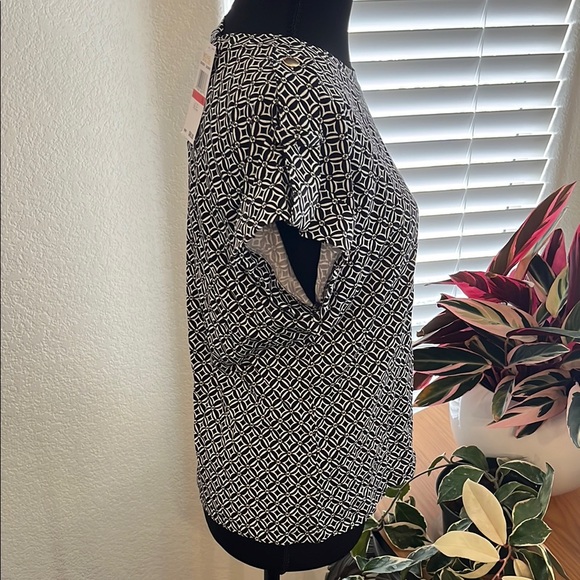 MICHAEL Michael Kors Black and White Flutter Sleeve Blouse - Picture 3 of 7